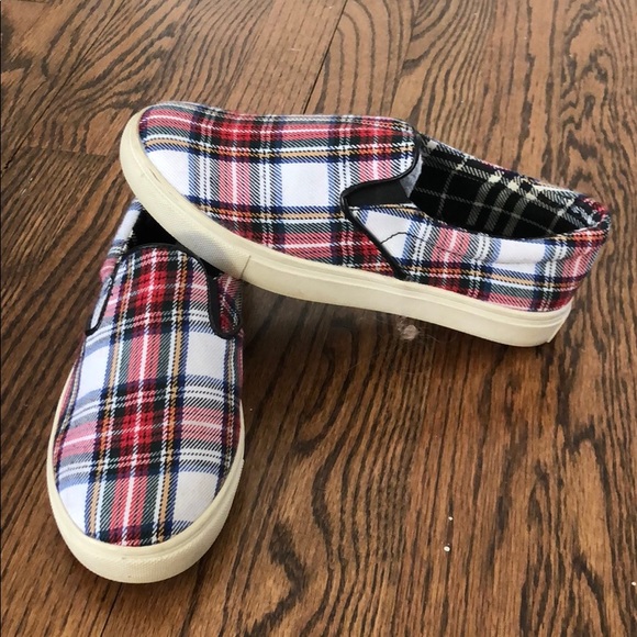 Steve Madden Shoes - Steve Madden slip on shoes